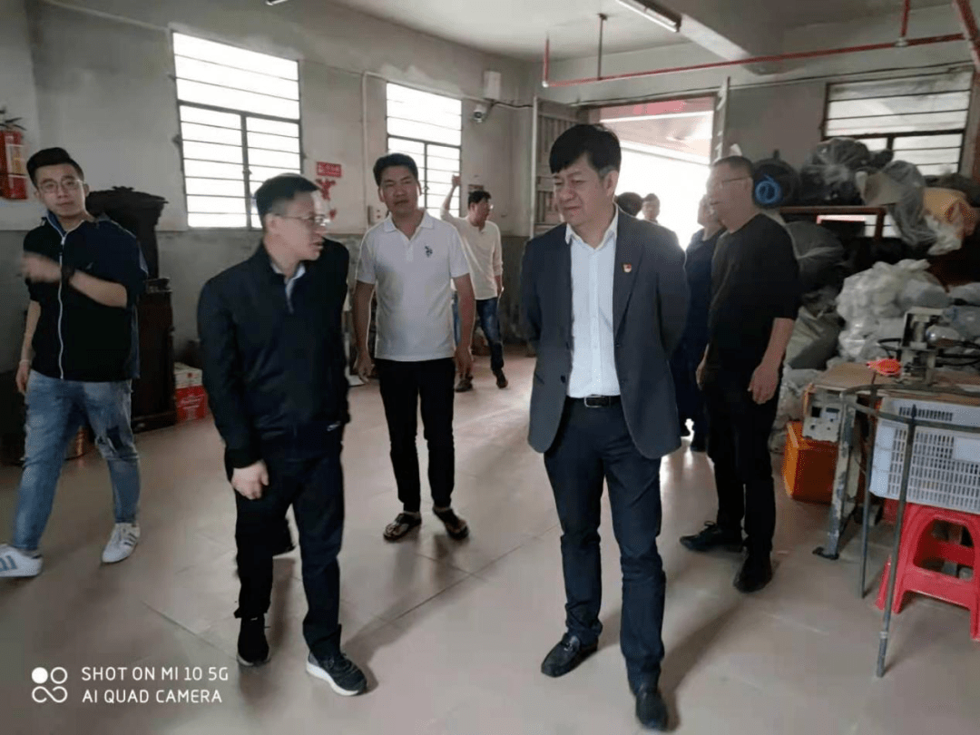 市委常委陈长义带队赴青阳街道开展"市领导安检日"活动