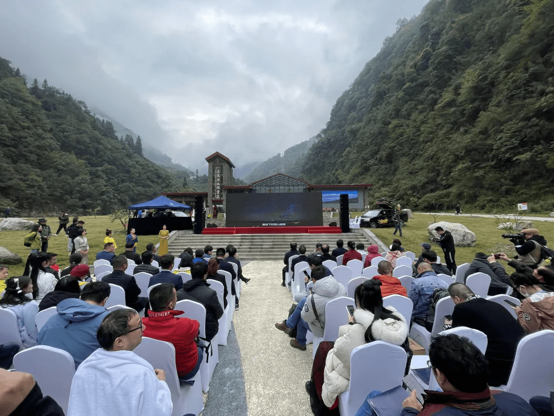 石棉这片"秘境"值得你来_王岗坪
