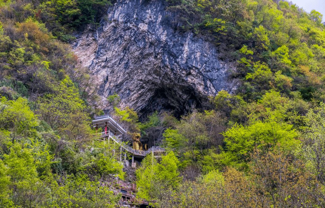 如今安居乐业共奔小康, 【地 点】:镇巴县青水镇 【自驾路线】:沿西