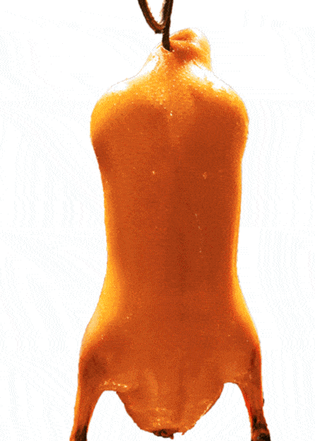 说是无人不知无人不晓,在 全国狂开45家分店, 店内北京烤鸭 年销量700