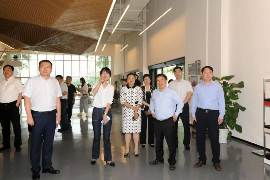 下午,副省长孙菊生一行在南昌调研体教融合工作,省政府副秘书长樊雅强