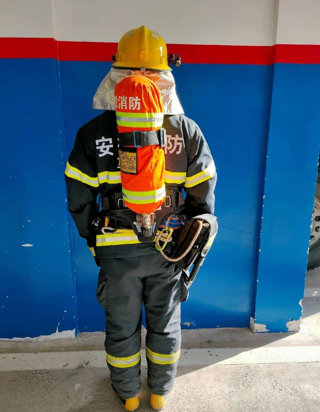 消防员们的个人防护装备丨第三期