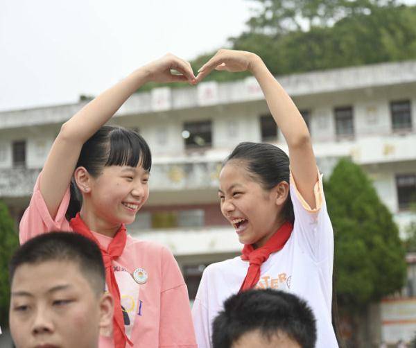 山村小学毕业照