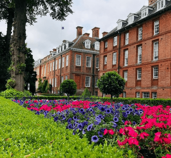 英国那些备受皇室认可的顶级寄宿私校._公学