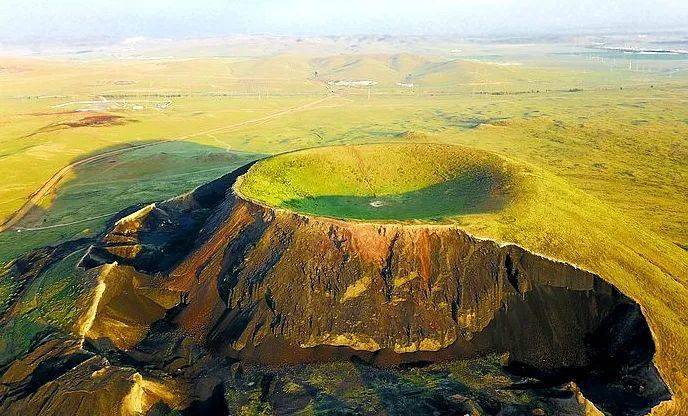 【行程特色 乌兰哈达火山:一个充满神秘的地方