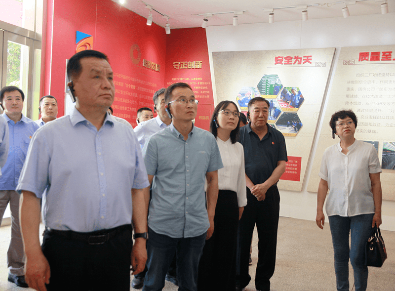 李海龙一行赴平顶山调研走访慰问