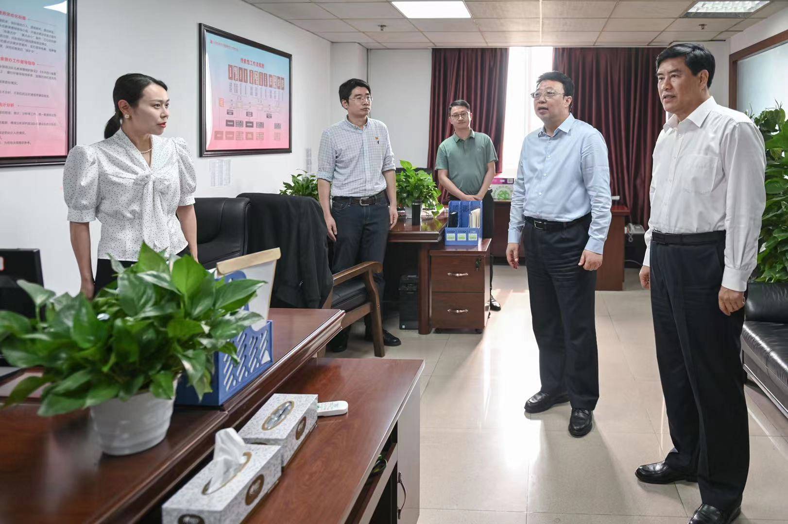 中央第十四督导组组长李佳调研我省政法队伍教育整顿工作