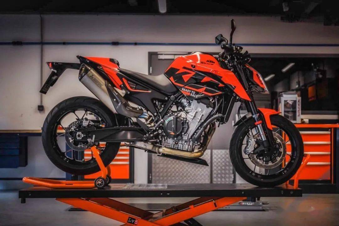 特别版发表ktm890duketech3赛场荣耀加身工厂赛车气息弥漫