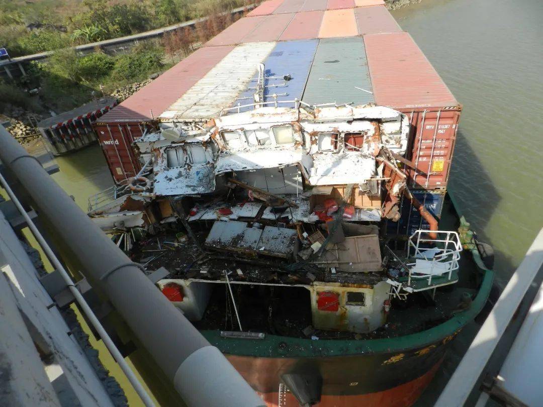 时,因设备故障爆燃,导致船长王某当场死亡,构成一般等级水上交通事故