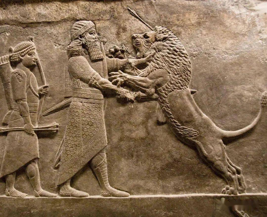 浮雕"垂死的牝狮"描写一头牝狮已身中数箭影响深远的军事强国亚述