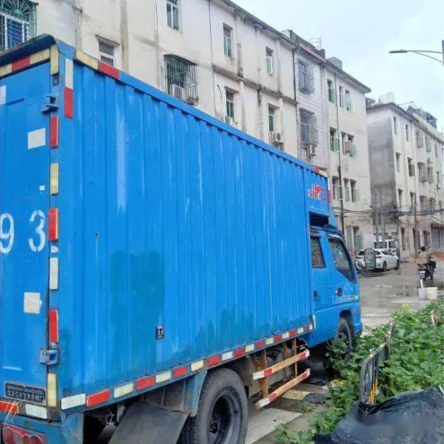 转让:2014年江铃凯运双排货车,深圳牌照,手续齐全,无事故,车况好,价格