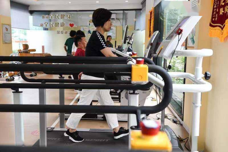 老年人锻炼有了新去处,上海首创长者运动健康之家_健身房