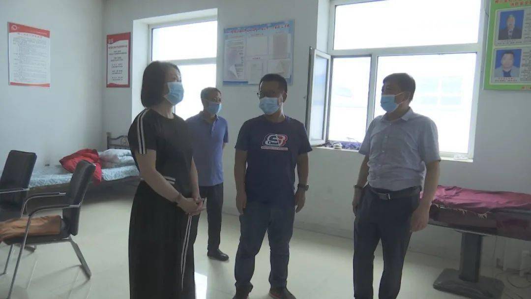 葛艳华对液化气站及农贸市场安全工作进行督导检查_桦川县