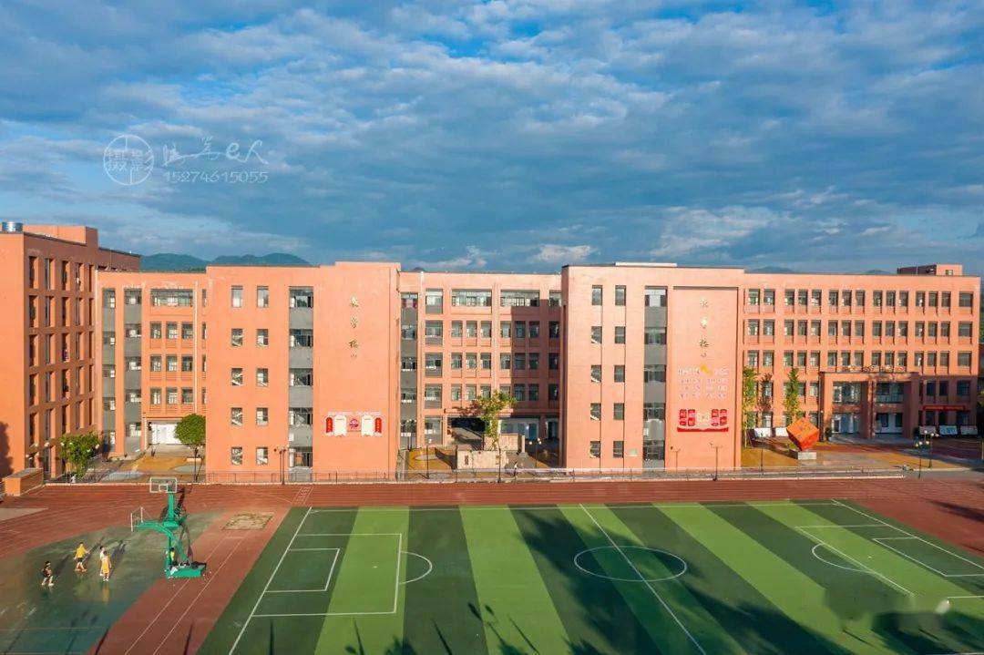 航拍学校:东安县树德中学(前身是茶源乡中学)(照片 视频)跟13年前对比