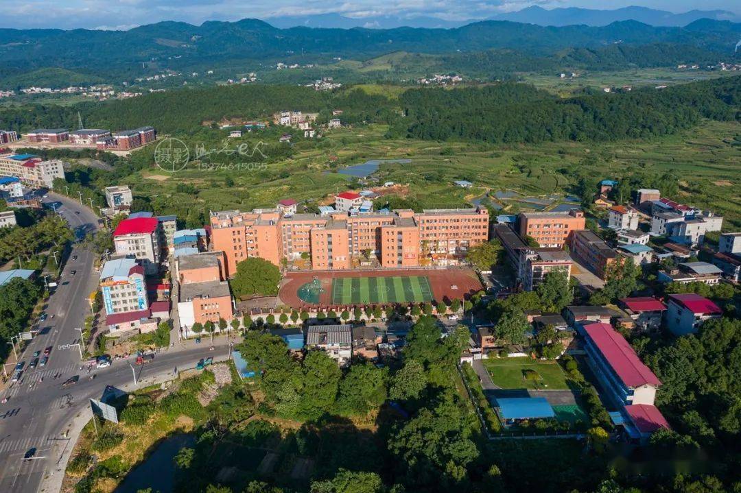 航拍学校:东安县树德中学(前身是茶源乡中学)(照片 视频)跟13年前对比