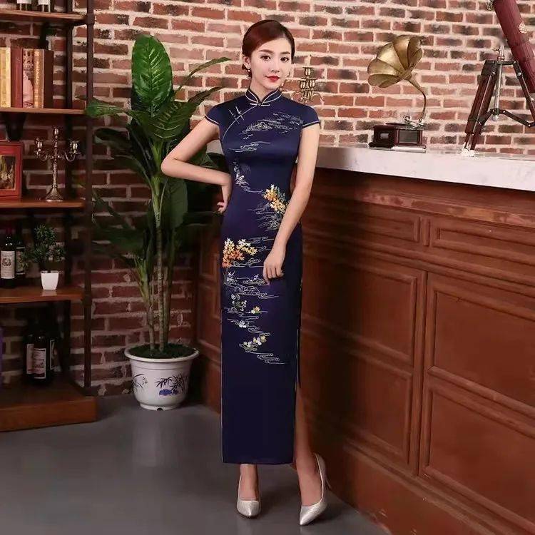 宝蓝色改良旗袍,温婉娴静,知性迷人!