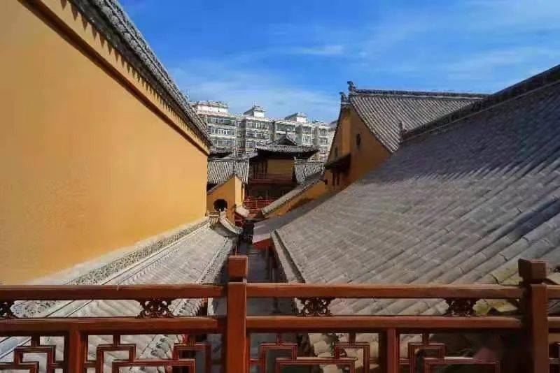 "李家院"典型四合院"董家院及"拥有音乐厅"的荣氏故居进行参观式解