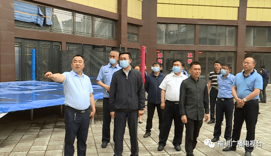 副书记高洪洲,副市长,市公安局局长于志坚到市公安局交警大队指挥中心