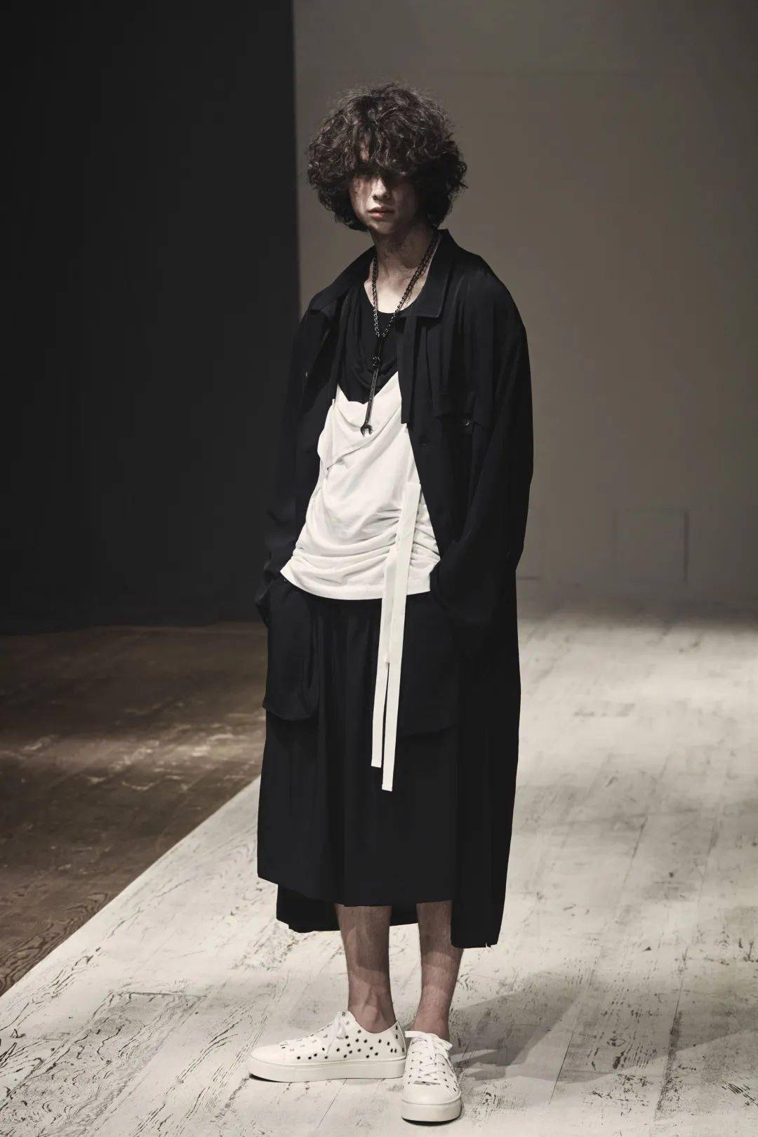 不只是做衣服山本耀司是如何用服装讲故事的