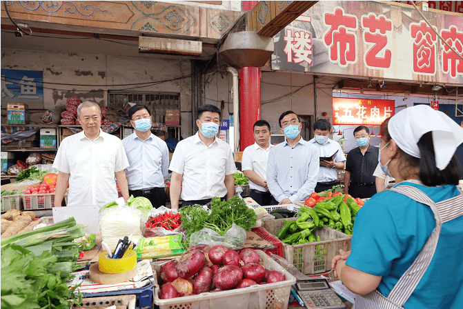 市委常委,副市长高启民一同调研.市政府秘书长曲家蕃陪同调研.