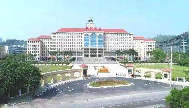 2003年10月,原梧州市教育学院,原梧州师范学校并入广西大学梧州分校.