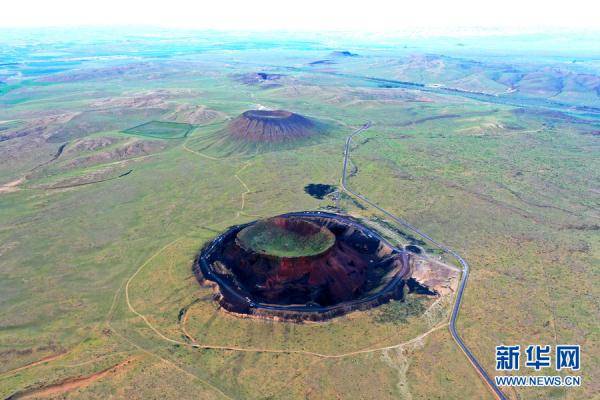 乌兰哈达火山地质公园位于内蒙古自治区乌兰察布市察哈尔右翼后旗