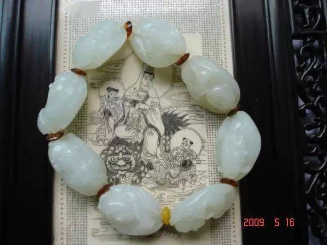 观赏手中祀玩的籽料手串,腕上的贵族!