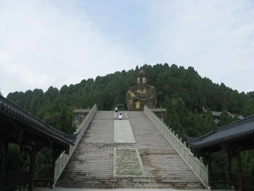 暑假去哪儿川北第一名山高峰山