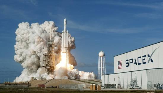 spacex"重型猎鹰"火箭将协助nasa飞船飞往木卫二卫星