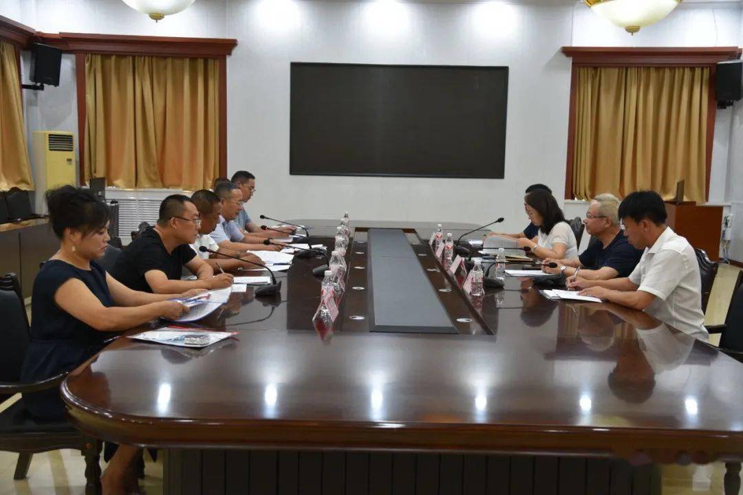 7月29日,绥化市人大常委会监察和司法委员会主任委员鄢德飞带领市人大