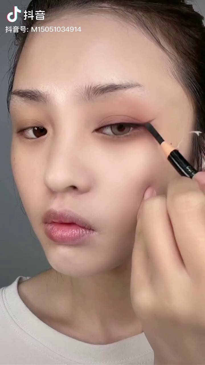 高冷眼妆生人勿近眼妆妆容