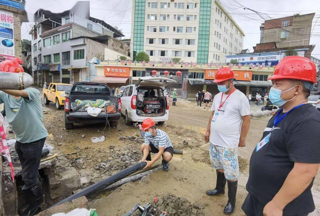 古蔺丹桂镇的电力已恢复,街道也变得更整洁了