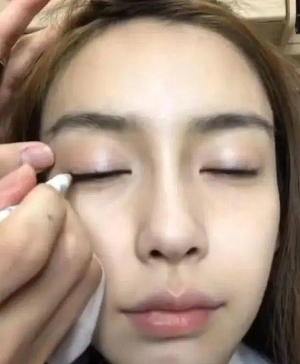 杨颖baby素颜上镜,展示化妆全过程,化妆前后的差别有多大?