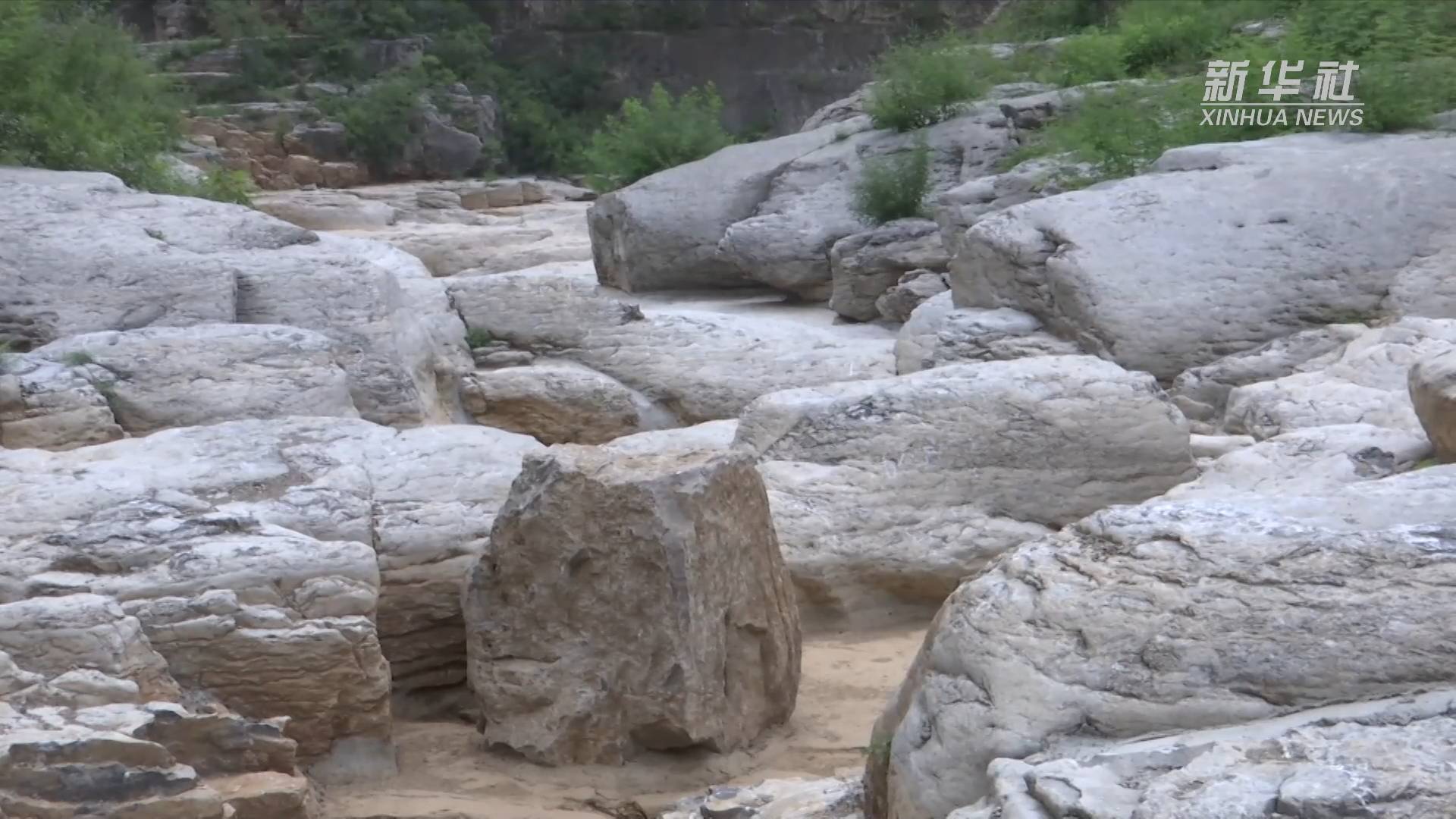 河北武安:太行山区发现溶蚀地貌景观