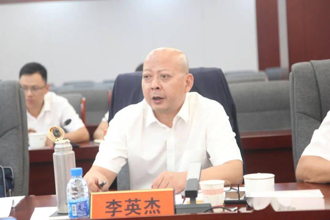 州纪委书记,州监委主任巫运康 州委常委,市委书记李永忠 副州长李英杰