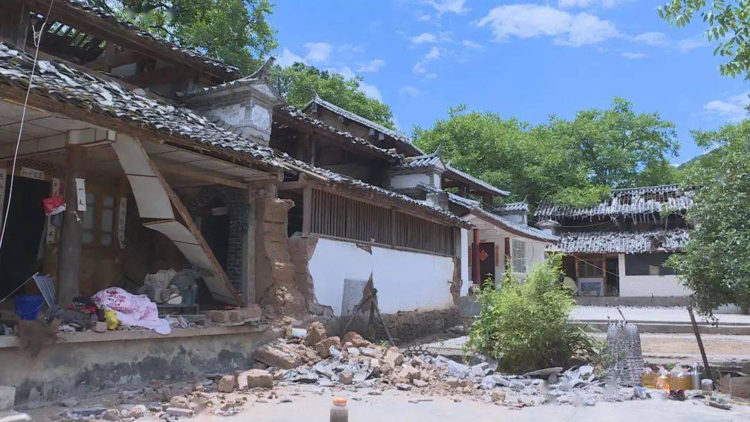 漾濞:连续降雨阻重建,齐心协力克难关_沙河村