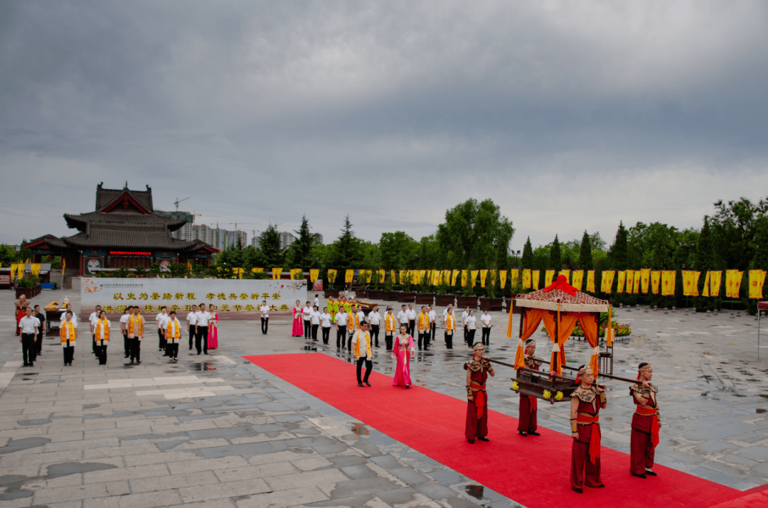 山西洪洞大槐树寻根祭祖园中元节进行祭祖习俗展示与传承