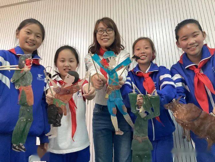 先锋学校少先队红领巾奖章"暑期争章活动之向阳章