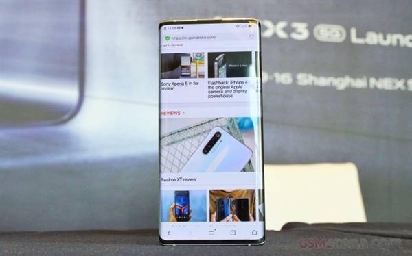 随后vivo nex 3发布,将手机屏占比推向极致,是