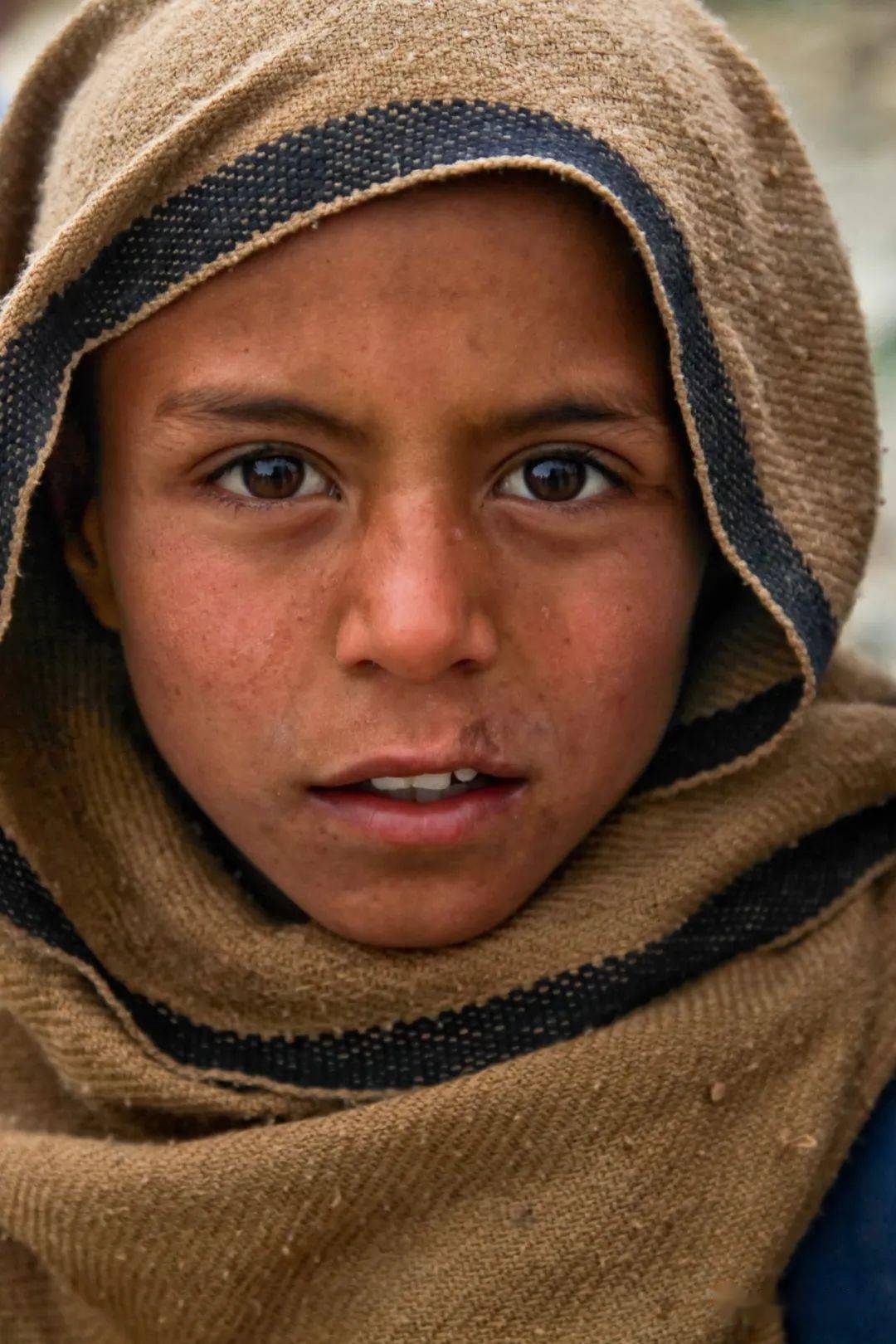 旧事图片:图片里的阿富汗小男孩_照片