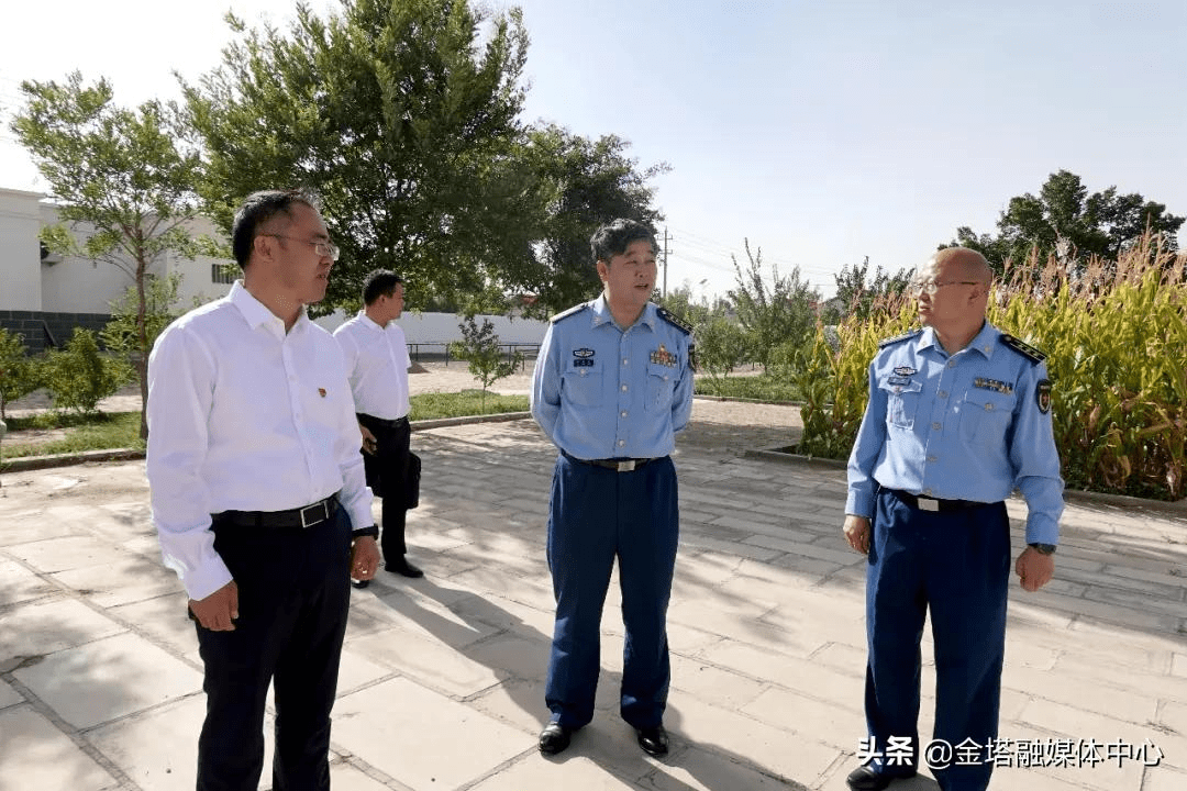 期间,胡振刚还调研了我县民兵训练基地建设情况.