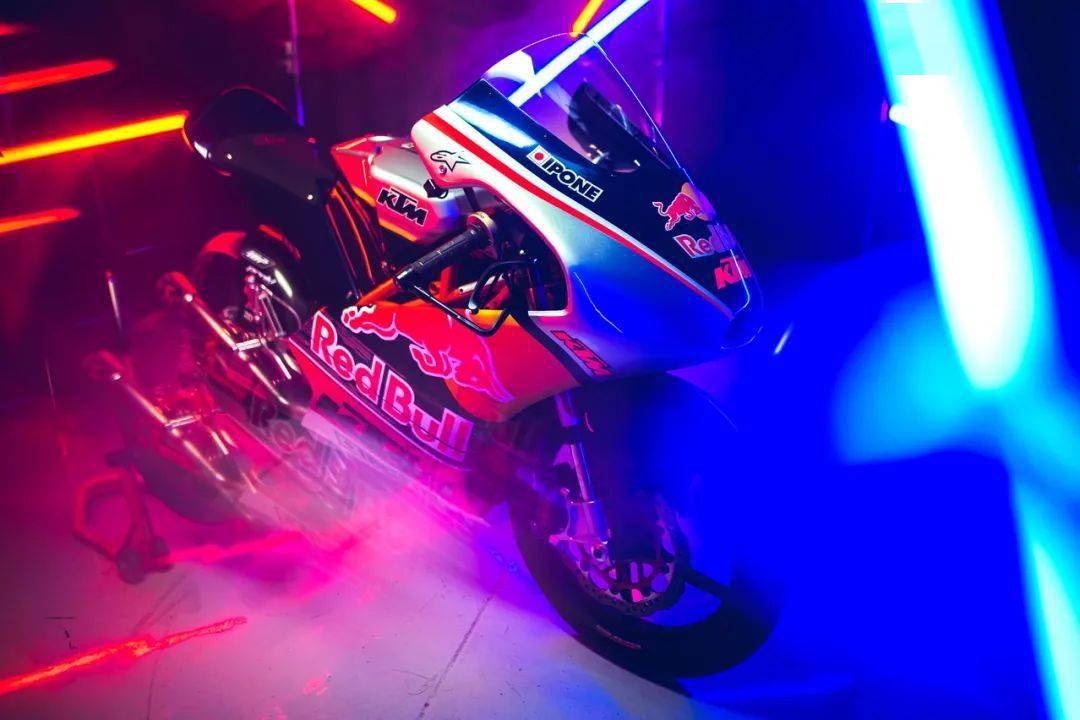 motogp 红牛新秀杯的 ktm rc250r 赛车