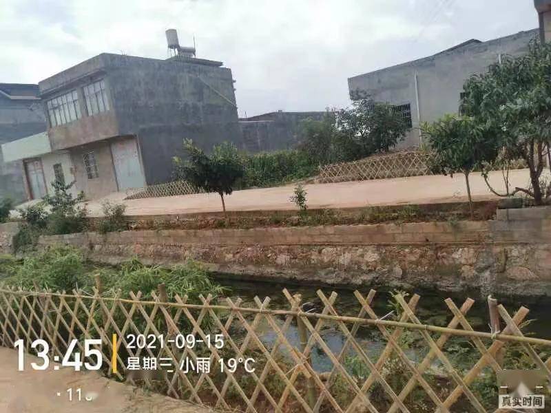 云南陆良:三岔河镇开展黑臭水体治理和人居环境现场督导工作