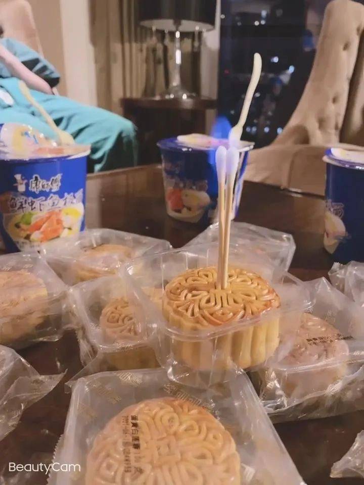 棉签当蜡烛月饼做蛋糕南平援莆队员一场特殊的生日派对