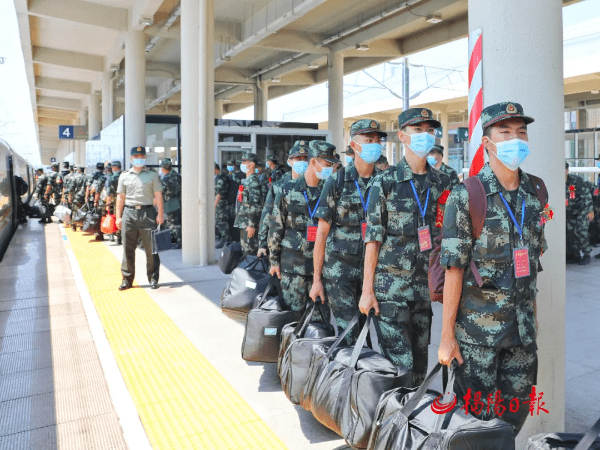 揭阳日报:揭阳市今年秋季首批新兵奔赴军营