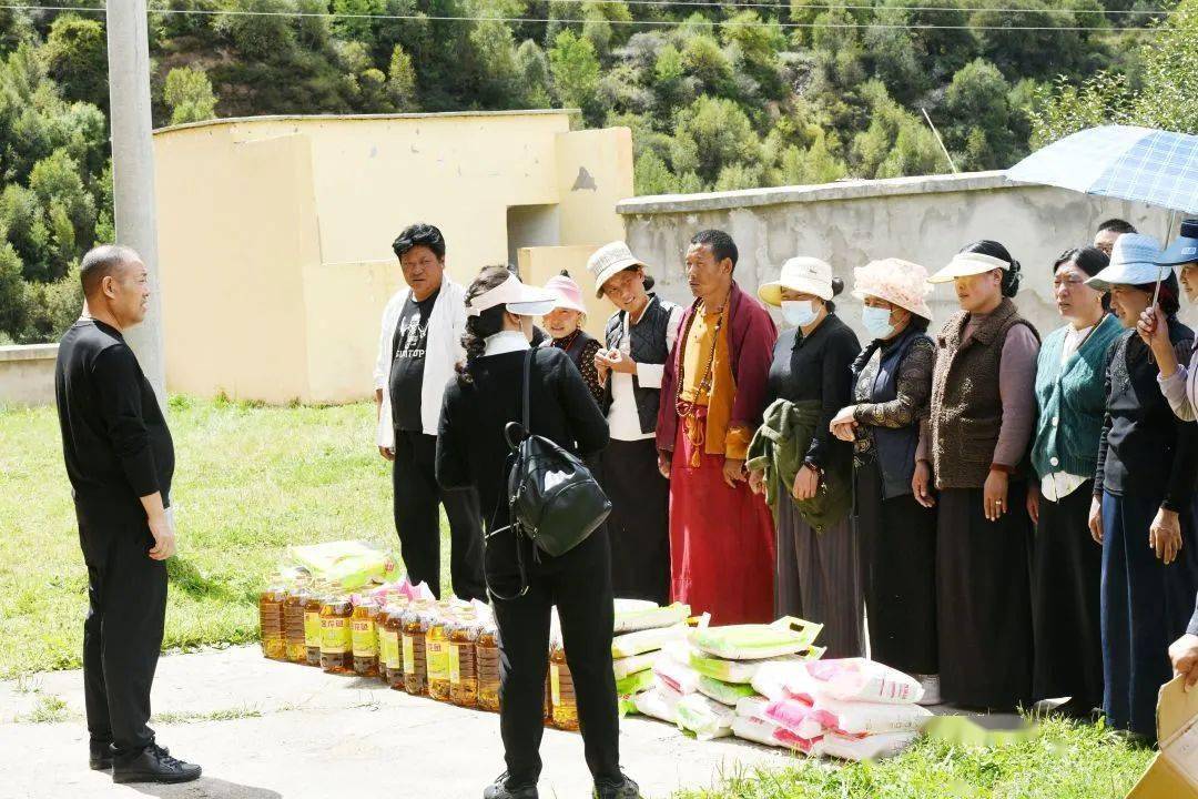 白玉县地处青藏高原,向云贵高原过渡地带,属横断山脉