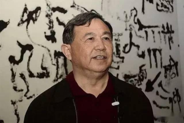 郁钧剑:丑书是对中国书法的亵渎,解散中书协势在必行