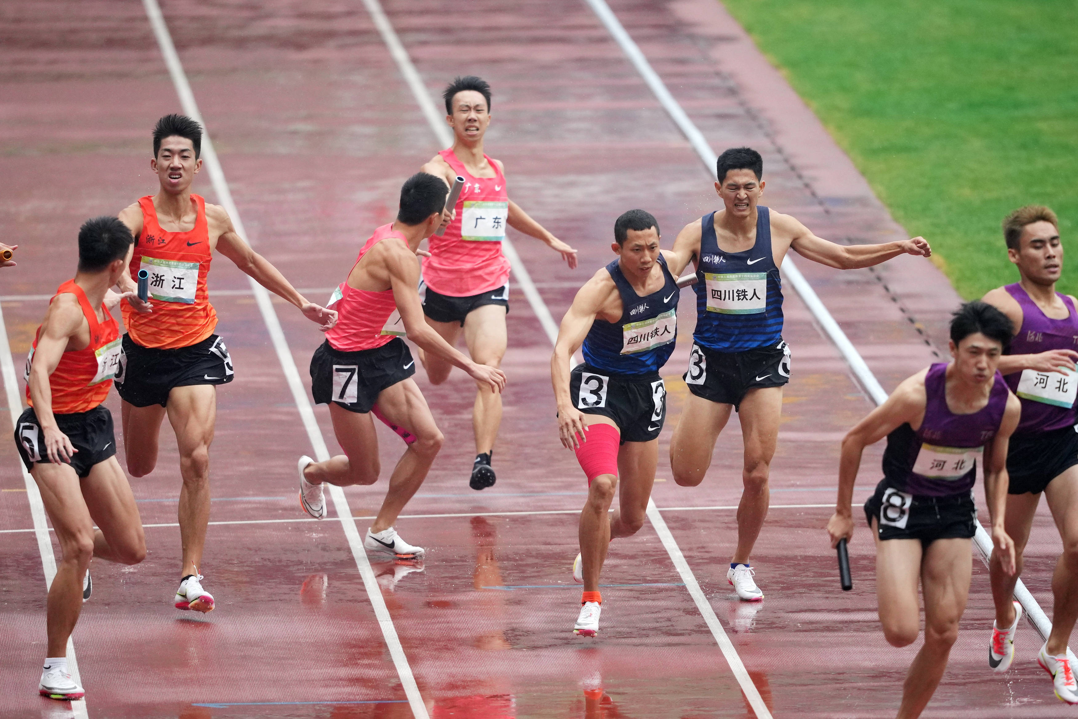 田径——男子4×400米接力预赛赛况