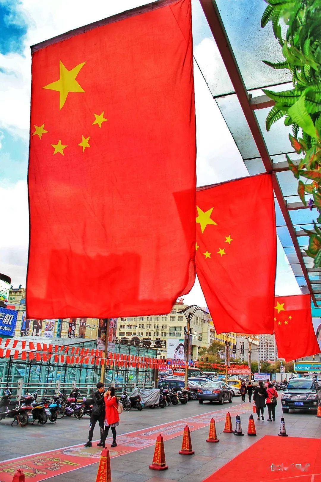 佳木斯:万面国旗迎国庆