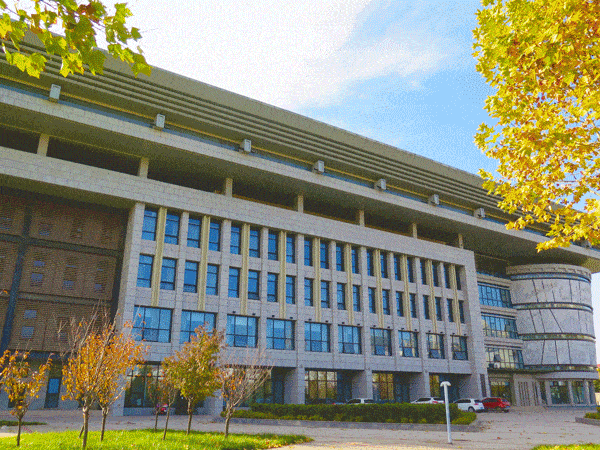 河南科技大学 由开元校区图书总馆 和西苑校区工学分馆 景华校区医学